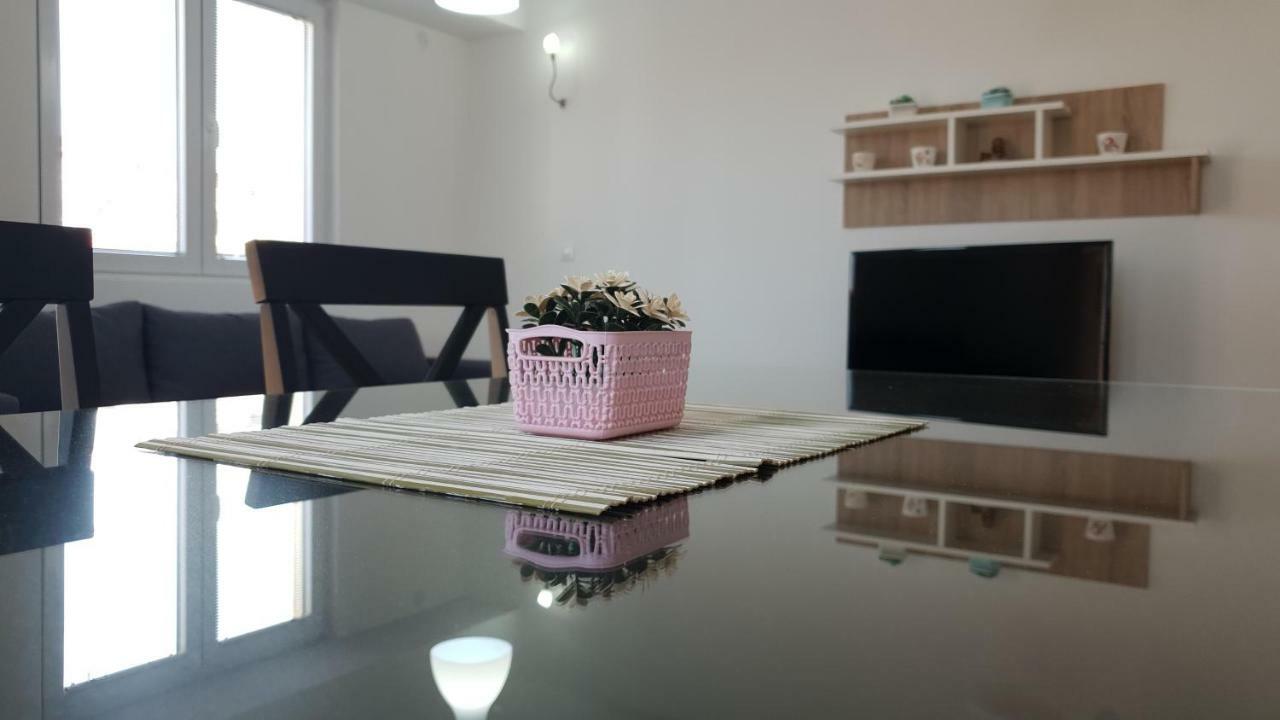 Elsie Apartment Ohrid Buitenkant foto